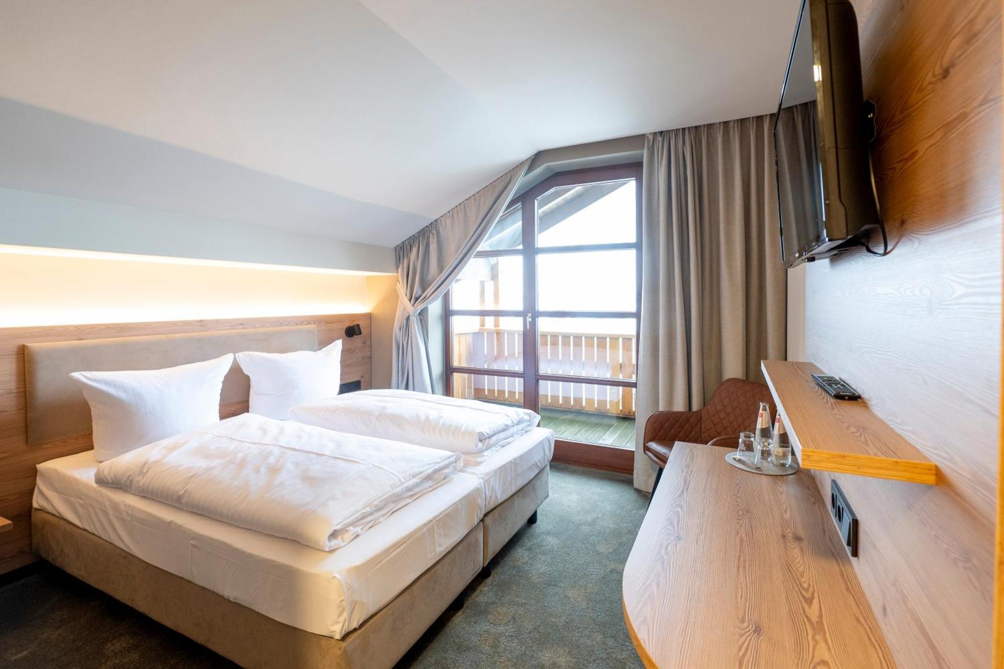 Hotel Berghof Petersberg  Buitenkant foto